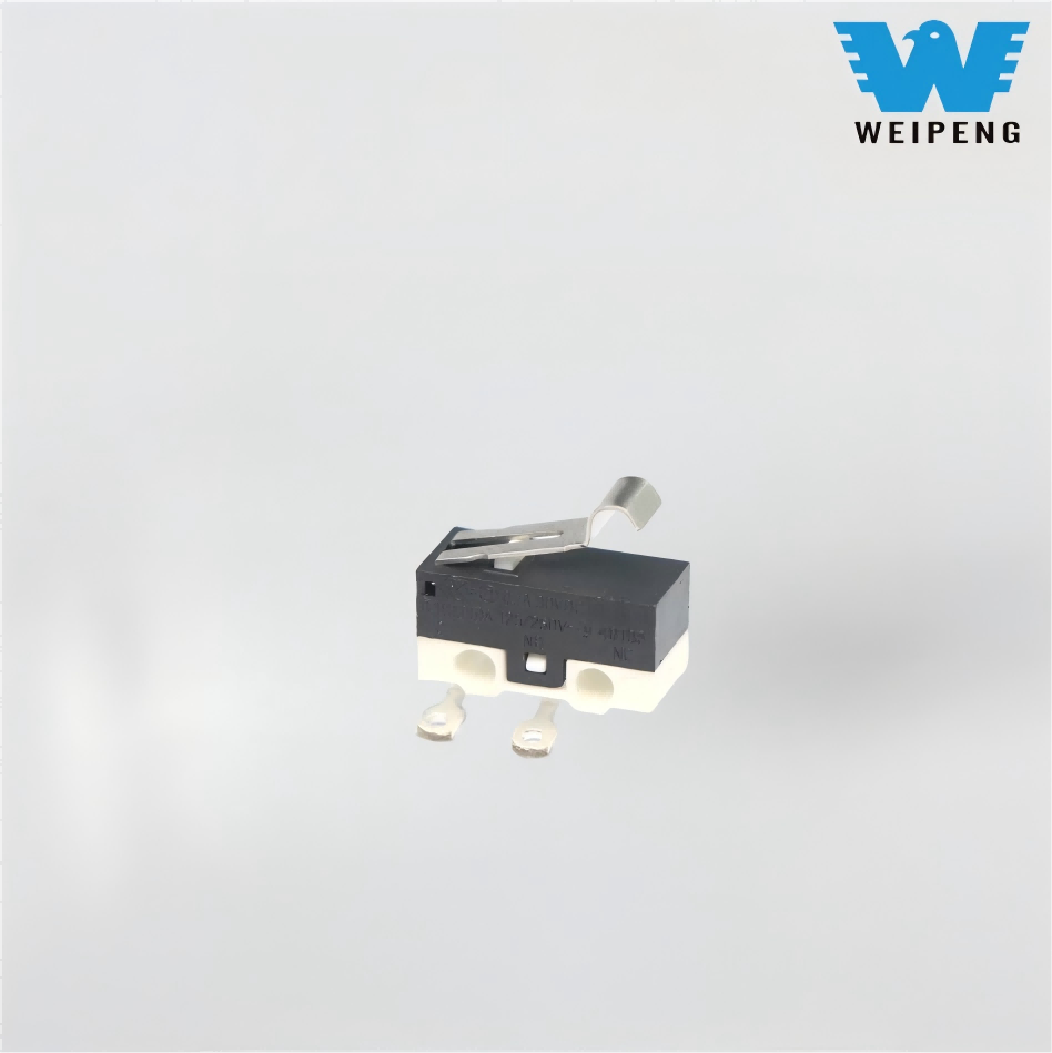 125 V 3 A Ultra-kompaktno tripolno mikro stikalo za ponastavitev