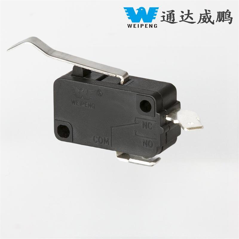 Visokotokovno samoponastavitveno mikro stikalo za gospodinjske aparate